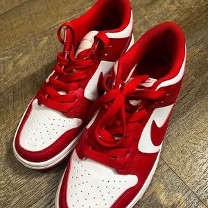 Nike dunks Sneakers in Red and White